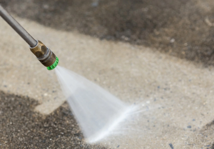 outdoor floor cleaning with high pressure water